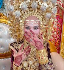 Malam Bainai, Ritual Malam Pengantin Perempuan di Nagari Koto Gadang yang Penuh Makna